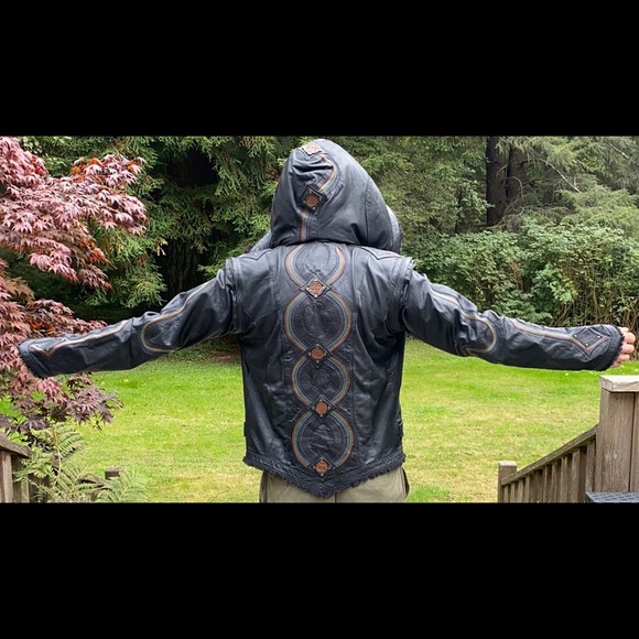 Anahata 💚 Designs Leather Jacket w/ hood and removable sleeves Handmade in Bali - Picture 4 of 15